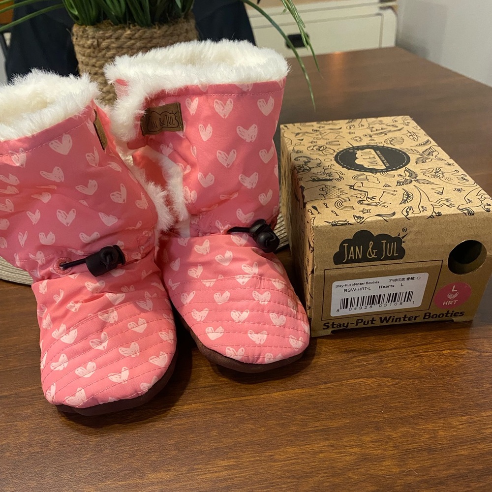JAN & JUL Faux Fur Lined Winter Booties for Toddlers size Large (18-24 months)